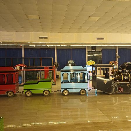 Krishna Fun Land Mathura Exterior foto